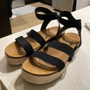 Madden girl platform sandals, size 5 in kids but fit a size 7 in womens!